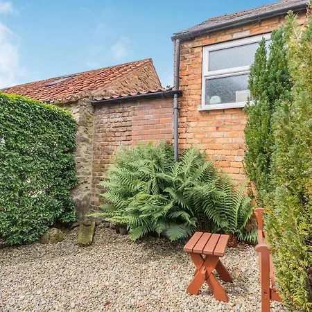 Upstairs Downstairs 度假居