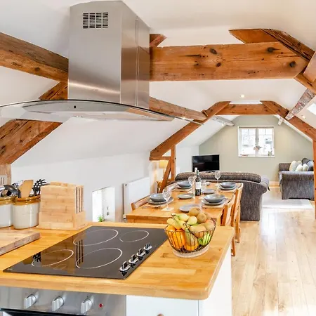 Upstairs Downstairs * Snainton